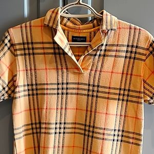 Woman's small burberry polo t-shirt  classic print